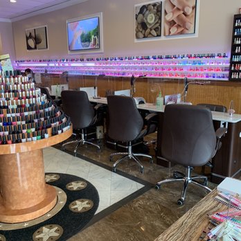 Sky Nails - Sneeze guards between every station - Nail Salons Near Me - Mantua, New Jersey