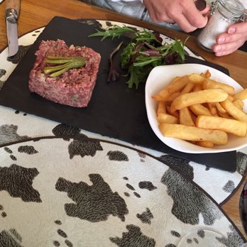 Chez Constant - Beef tartare with pomme frites - Bistros Near Me - Chamonix-Mont-Blanc, 74