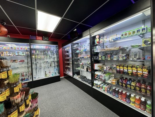A - Z Tobacco & Vapor Shop, 15 W Murdock Ave, Oshkosh, WI 54901, US