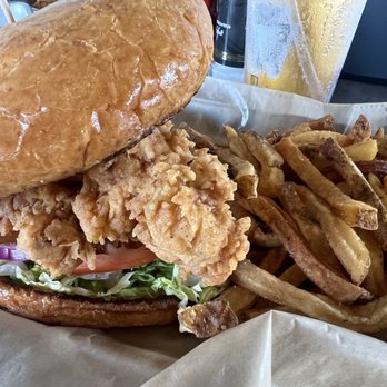 PopStroke - Chicken sandwich with LTO - Mini Golf Near Me - Orlando, Florida PopStroke - Chicken sandwich with LTO - Mini Golf Near Me - Orlando, Florida