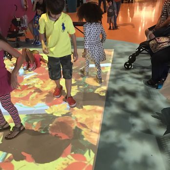 Crayola Experience - Step on the leaves - Amusement Parks Near Me - Orlando, Florida Crayola Experience - Step on the leaves - Amusement Parks Near Me - Orlando, Florida