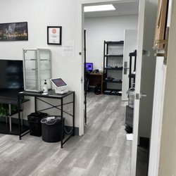 Phone Repair Philly- University city - The inner room where the technicians work.