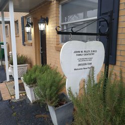 Riley John W DMD - Front sign