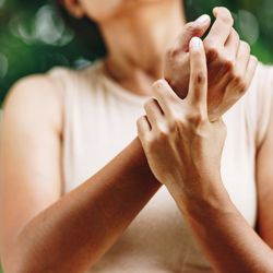 Orthopedics Hawaii - Are you suffering from wrist or hand pain? Come in to see Orthopedic surgeon Dr. Sam Chen who is a hand specialist. Walk-in or make an appt.