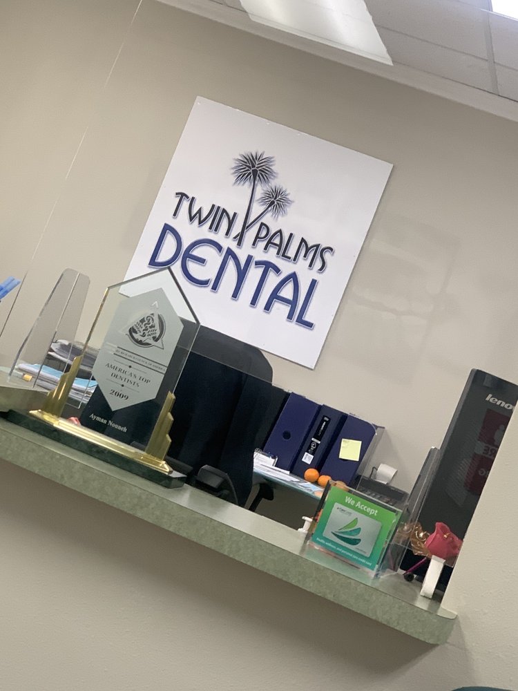 Twin Palms Dental Logo
