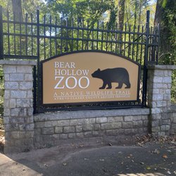 Bear Hollow Zoo - Entrance sign