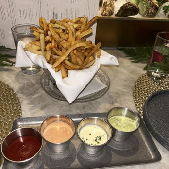 Credence - French fry service - New American Near Me - Houston, Texas Credence - French fry service - New American Near Me - Houston, Texas