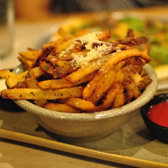 Moku Kitchen - garlic truffle oil fries - Cocktail Bars Near Me - Honolulu, Hawaii