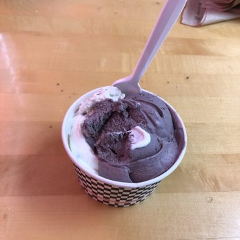 Ashley's Ice Cream - Ice Cream & Frozen Yogurt Near Me - Hamden, Connecticut