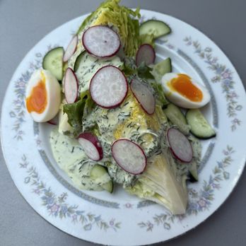 Sweet Amelia’s - Butter lettuce salad with buttermilk dressing - New American Near Me - Kennett Square, Pennsylvania