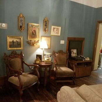Treasures On Main - Antiques Near Me - La Crosse, Wisconsin