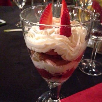 Kirmann - Tiramisu fraise rhubarbe - Restaurants Near Me - Epfig, 67