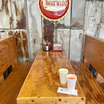 Currituck BBQ - Seating - Barbeque Near Me - Barco, North Carolina