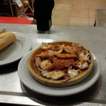 Mariscos Emilio - Pulpo de gallega - Seafood Near Me - Seville, SE