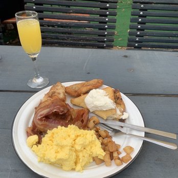 Boheme - Brunch Buffet - Bars Near Me - Houston, Texas