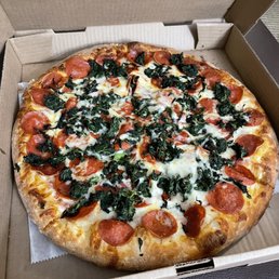 Medium pizza with pepperoni and spinach Medium pizza with pepperoni and spinach