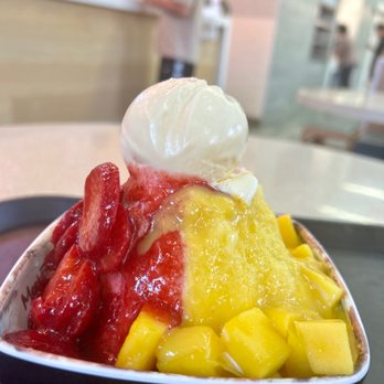 Meet Fresh - Regular Mango Strawberry Shaved Ice - Desserts Near Me - San Mateo, California Meet Fresh - Regular Mango Strawberry Shaved Ice - Desserts Near Me - San Mateo, California