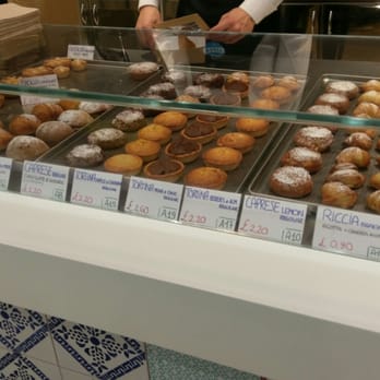 Ddoce - Nice selection of Sfogliatelle - Cafes Near Me - Glasgow, GLG