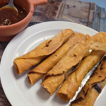El Hidalguense Restaurant - Complimentary flautas (1 per person) - Mexican Near Me - Houston, Texas El Hidalguense Restaurant - Complimentary flautas (1 per person) - Mexican Near Me - Houston, Texas