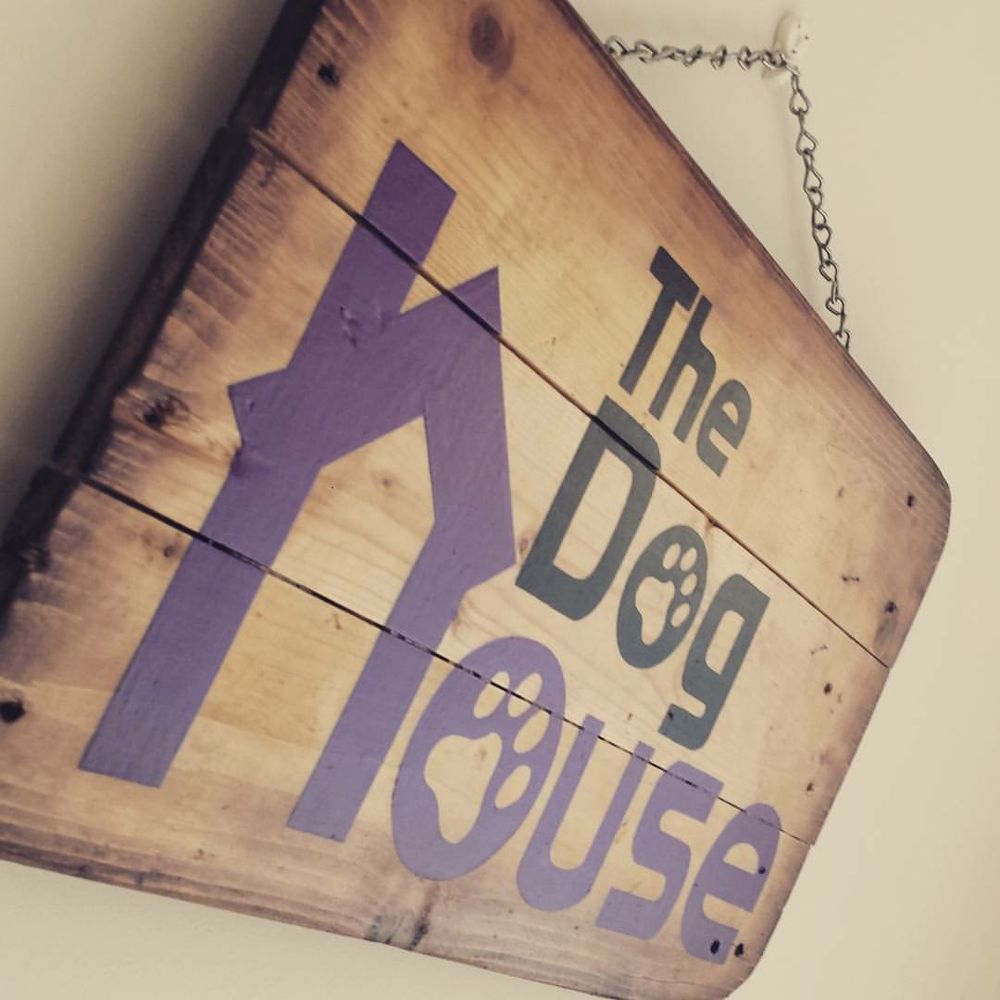 THE DOG HOUSE Request an Appointment 31 Burnside, Sawbridgeworth