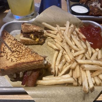 Buffalo Wild Wings - Best Patty melt I've ever have!! - Chicken Wings Near Me - Oklahoma City, Oklahoma