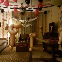 LAS VEGAS BACHELORETTE PARTY! Thank you Sin City Balloons for making our hotel suite, sweet!