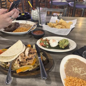 Las Lomas Mexican Cuisine - Chicken Fajitas, Mole Chicken - Mexican Near Me - Richardson, Texas Las Lomas Mexican Cuisine - Chicken Fajitas, Mole Chicken - Mexican Near Me - Richardson, Texas