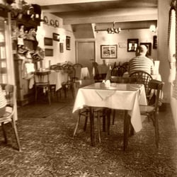 Three Roofs Cafe