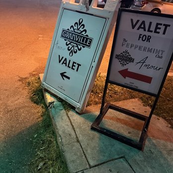 Amour Weho - No price listed. No attendant on duty when I parked at 7 PM. - French Near Me - West Hollywood, California