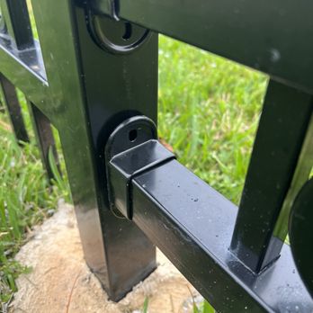 Seijos Fencing - More missing screws that were never put in - Fences & Gates Near Me - Brunswick, Georgia Seijos Fencing - More missing screws that were never put in - Fences & Gates Near Me - Brunswick, Georgia