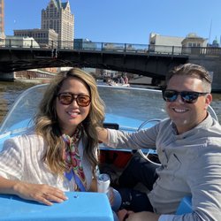 Boat MKE - Cruising on the Retro boat!