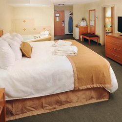 Rosslyn Inn & Suites