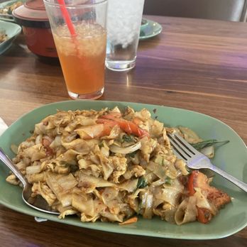 Thai House Restaurant - Drunken noodles to die for - Thai Near Me - Redlands, California Thai House Restaurant - Drunken noodles to die for - Thai Near Me - Redlands, California