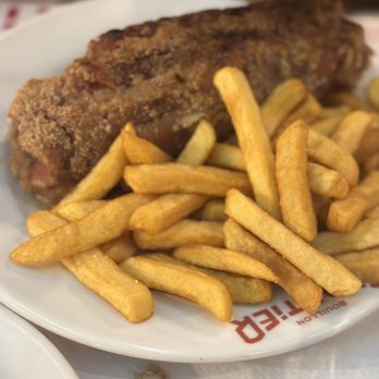 Bouillon Chartier - Pig trotter and fries - French Near Me - Paris, 01