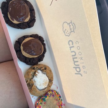 Crumbl - Winter Park - Bakeries Near Me - Winter Park, Florida Crumbl - Winter Park - Bakeries Near Me - Winter Park, Florida