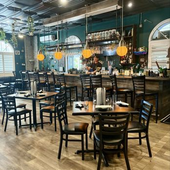 Front Porch Social - Main dining area inside - Cocktail Bars Near Me - Cape Coral, Florida Front Porch Social - Main dining area inside - Cocktail Bars Near Me - Cape Coral, Florida