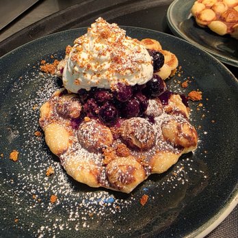 Edera Italian Eatery - Amaretto waffle - Desserts Near Me - St Louis, Missouri