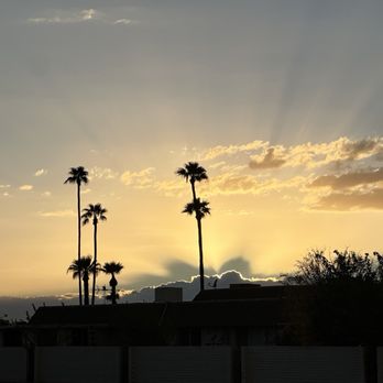 Sun Wood Senior - Sunset across from Sunwood Apartments. - Apartments Near Me - Peoria, Arizona Sun Wood Senior - Sunset across from Sunwood Apartments. - Apartments Near Me - Peoria, Arizona