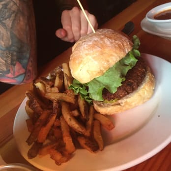 Dots Cafe - Vegan burger - Dive Bars Near Me - Portland, Oregon