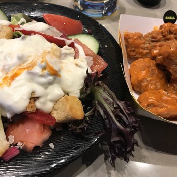 Buffalo Wild Wings - American Near Me - Warrenville, Illinois