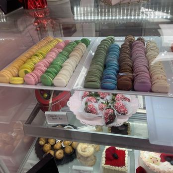 Bao's Pastry - Assorted Macaroons - Patisserie/Cake Shop Near Me - Valparaiso, Indiana