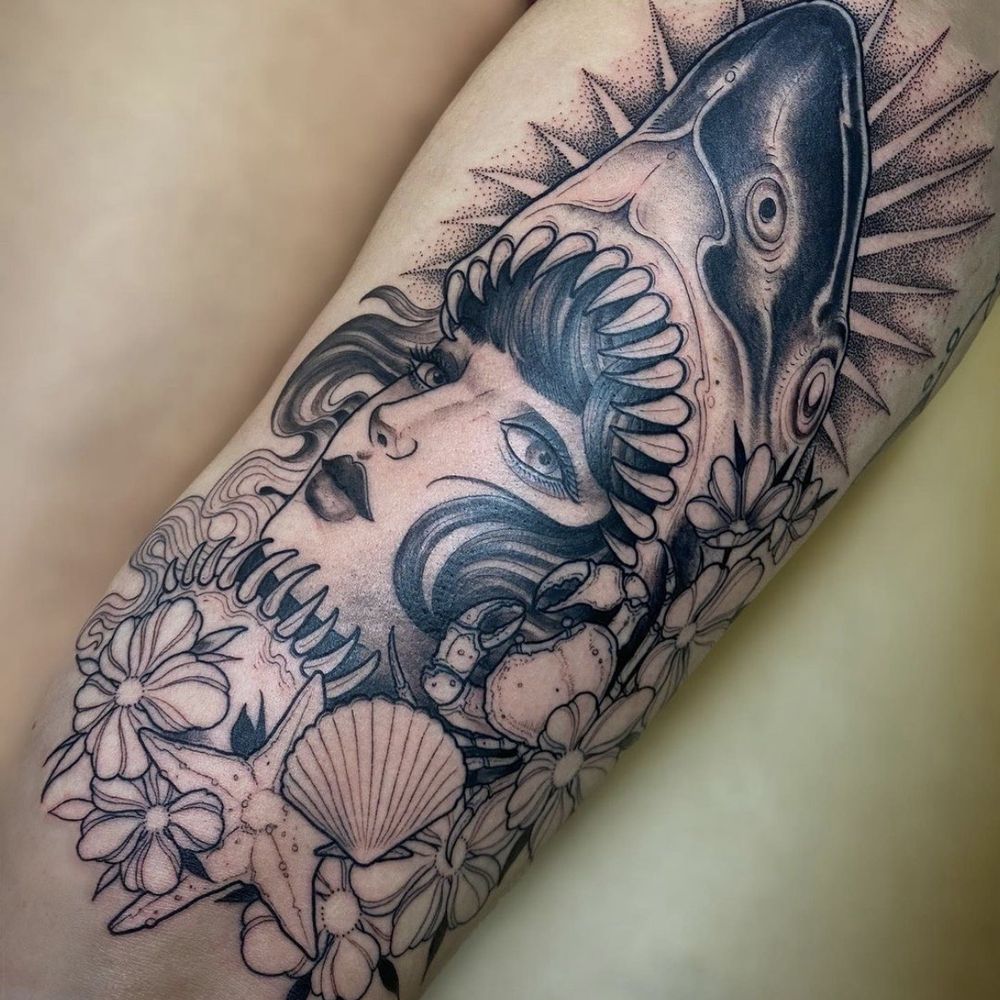 Storytellers Tattoo - Shark chick! Joey nailed this design! I asked for shark this is where creative genius comes into play - Tattoo Near Me - Las Vegas, Nevada Storytellers Tattoo - Shark chick! Joey nailed this design! I asked for shark this is where creative genius comes into play - Tattoo Near Me - Las Vegas, Nevada