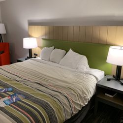 Country Inn & Suites by Radisson, Dunn, NC - Comfy bed