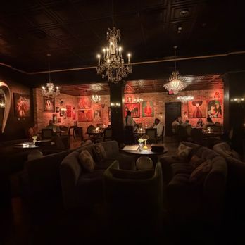 CW's Gin Joint - Cocktail Bars Near Me - Tampa, Florida