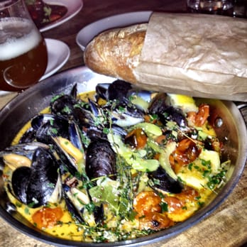 Gilt Bar - Mussels! - New American Near Me - Chicago, Illinois