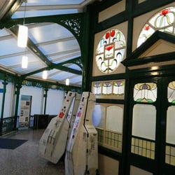The Royal Hall - The circular corridor around the back.