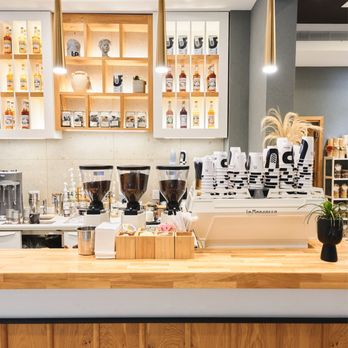 Under Pressure Coffee - Coffee & Tea Near Me - Astoria, New York