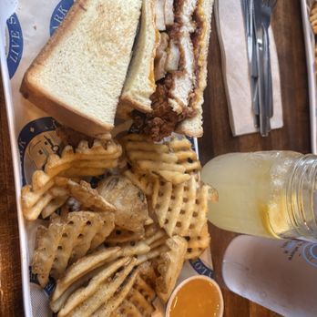 Treylor Park - Hitch - Apple Pie and Chicken sandwich - New American Near Me - Savannah, Georgia