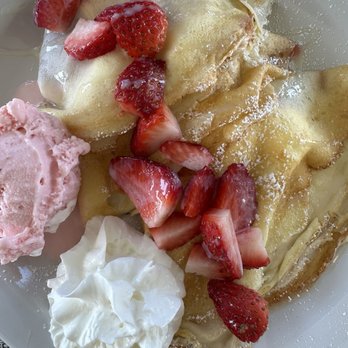 Postres Victoria Coffeehouse - Strawberry crepe - Coffee & Tea Near Me - Alexandria, Virginia