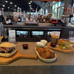 Dink & Dine Pickle Park